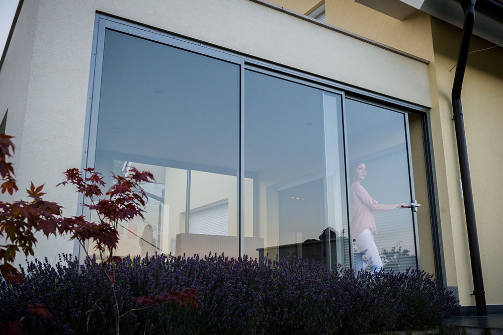 alu-dvizno-drsna-vrata-cugelj