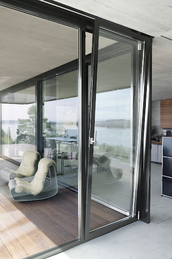 alu-nagibno-drsna-vrata