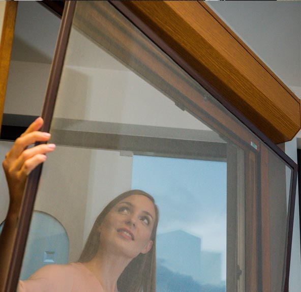 fiksni-komarnik-cugelj